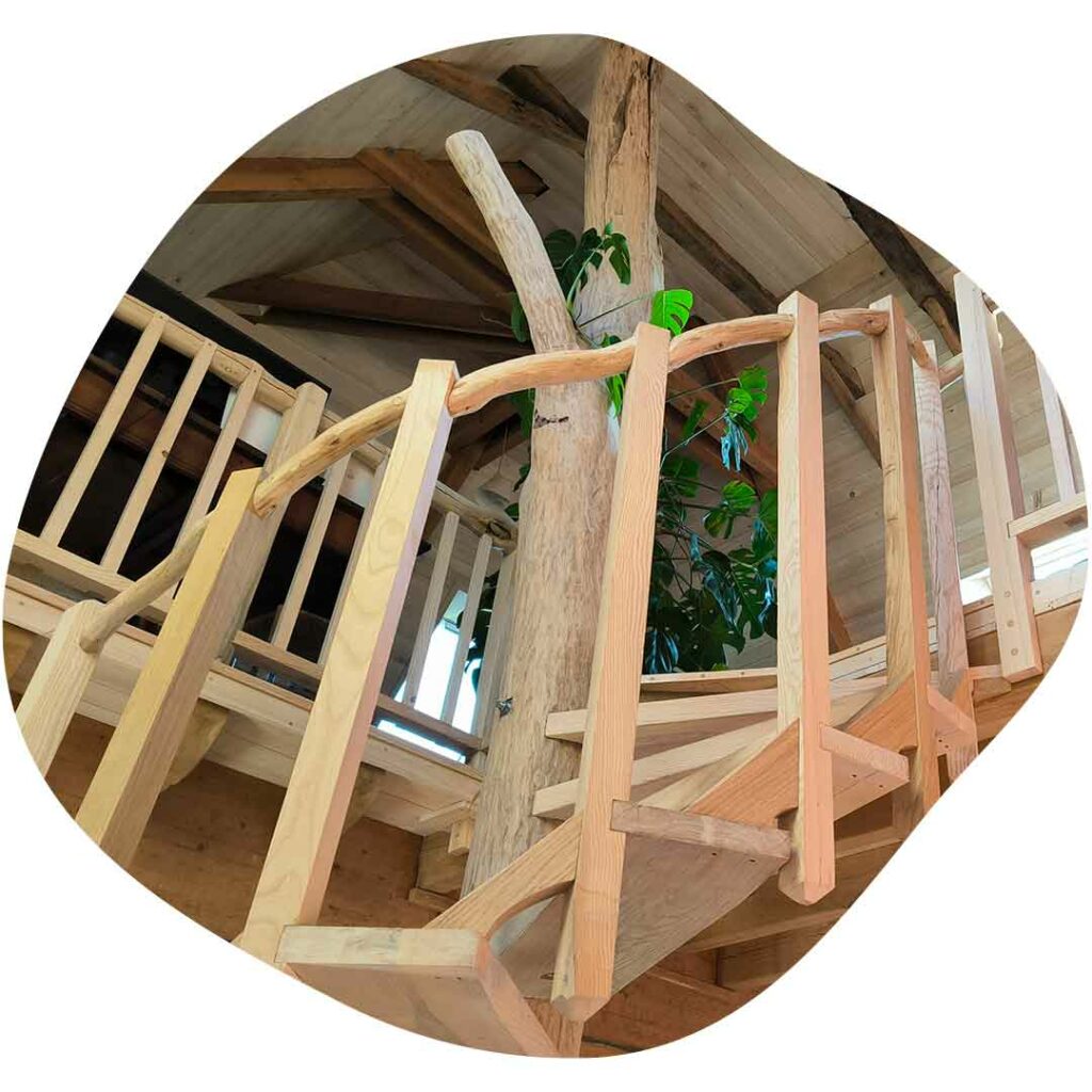 Réalisation d'un escalier d'un charpentier dans le Lot